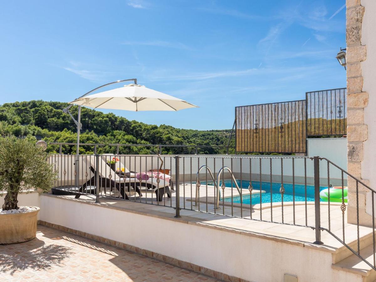Luxurious Villa In Selca With Pool Exterior photo