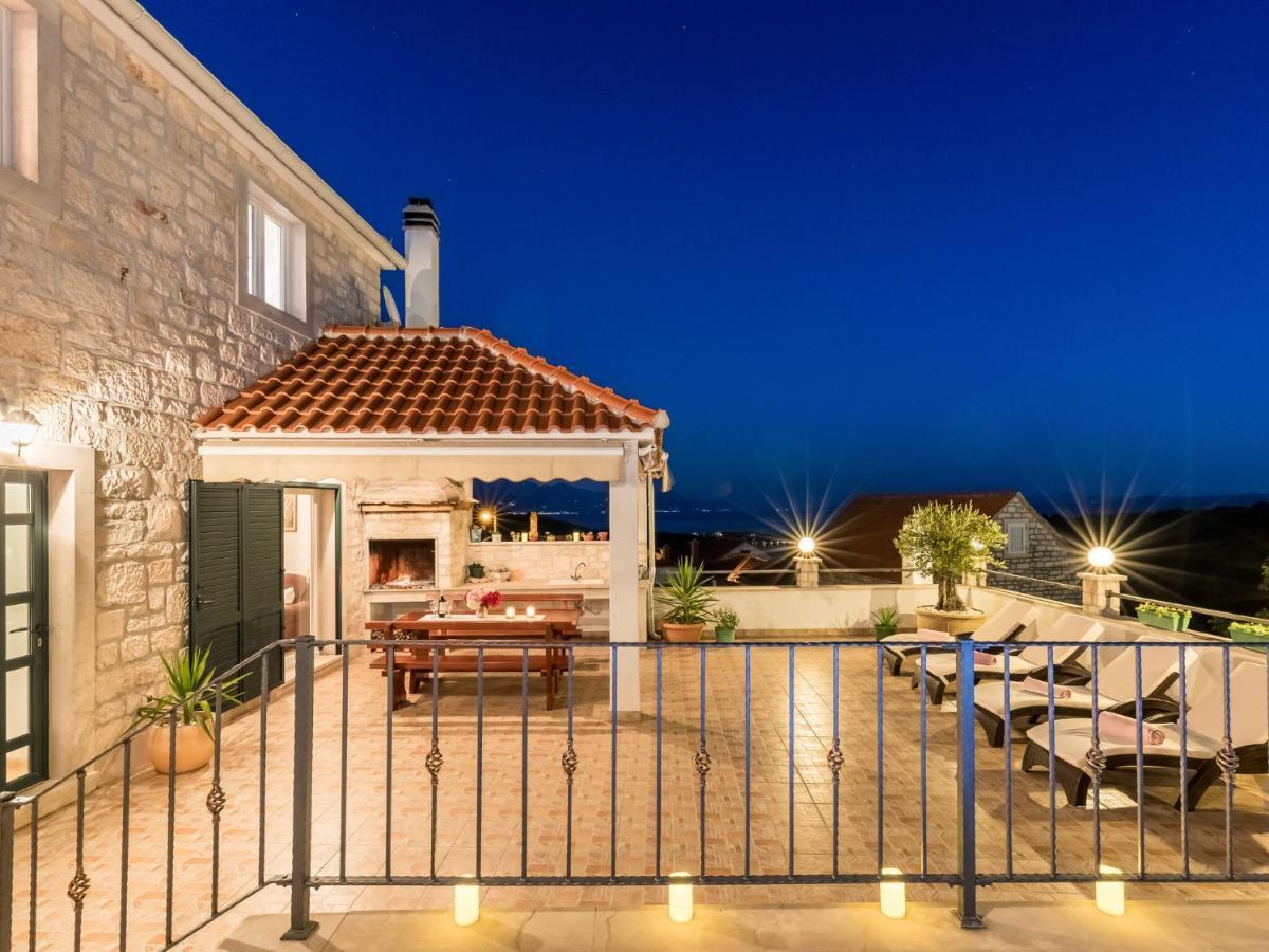 Luxurious Villa In Selca With Pool Exterior photo